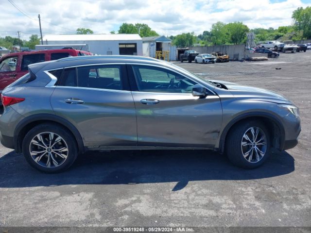 SJKCH5CR6HA019927 Infiniti Qx30 Premium