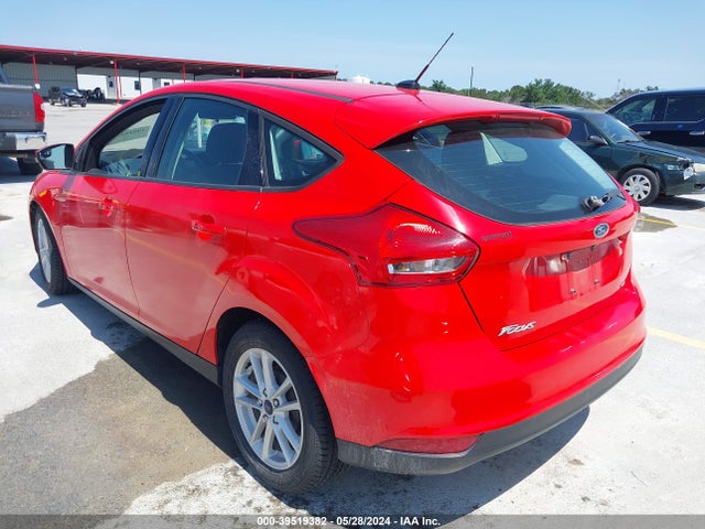 Ford FOCUS SE 2017 1FADP3K27HL232124 Image 3