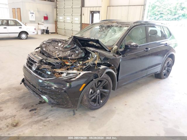 3VVCB7AX3PM122212 Volkswagen Tiguan 2.0t Se R-line Black