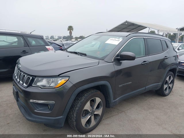 3C4NJDBB4JT256381 Jeep Compass Latitude 4x4