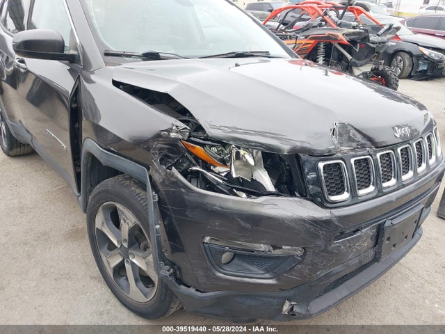 3C4NJDBB4JT256381 Jeep Compass Latitude 4x4