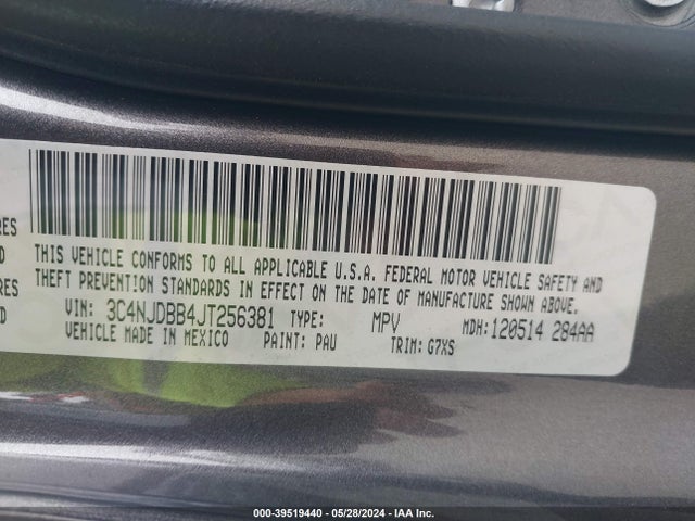 3C4NJDBB4JT256381 Jeep Compass Latitude 4x4