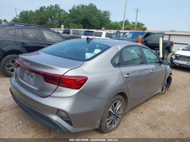3KPF24AD9PE540218 KIA Forte Lxs