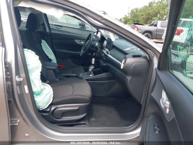 3KPF24AD9PE540218 KIA Forte Lxs