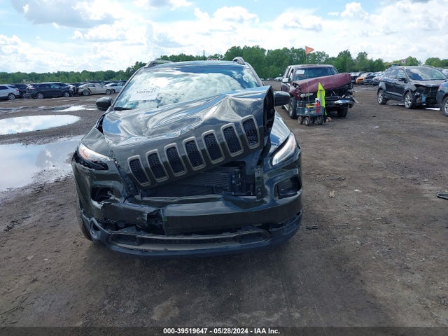 1C4PJMCS9HW551682 Jeep Cherokee 75th Anniversary Edition 4x4