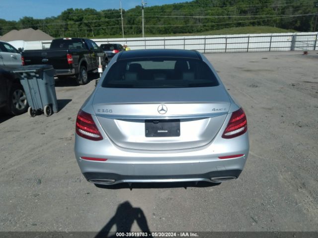 WDDZF4KB8JA431568 Mercedes-Benz E 300 4matic