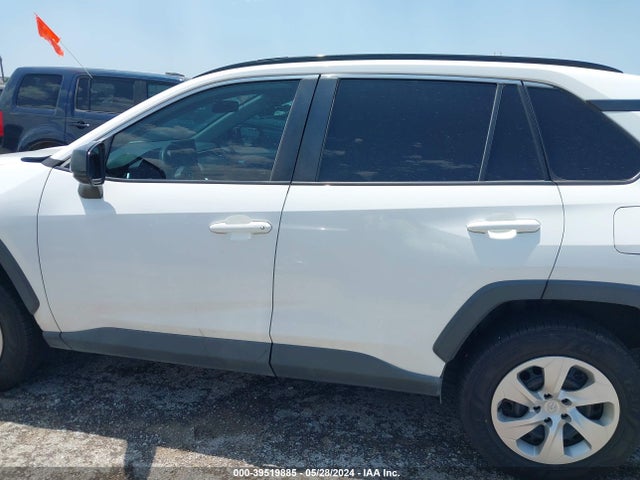 Toyota RAV4 LE 2019 2T3H1RFV8KW019420 Image 14