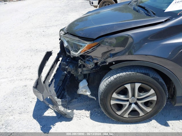 Toyota RAV4 LE 2017 JTMZFREV7HJ709559 Image 18