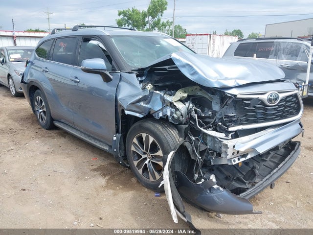 Toyota Highlander Xle 2021 5TDGZRAH7MS083913 головне зображення