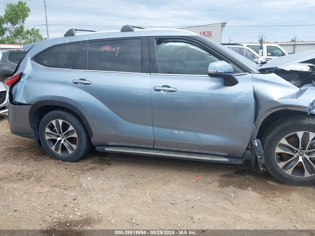 Toyota Highlander Xle 2021 5TDGZRAH7MS083913 Image 13