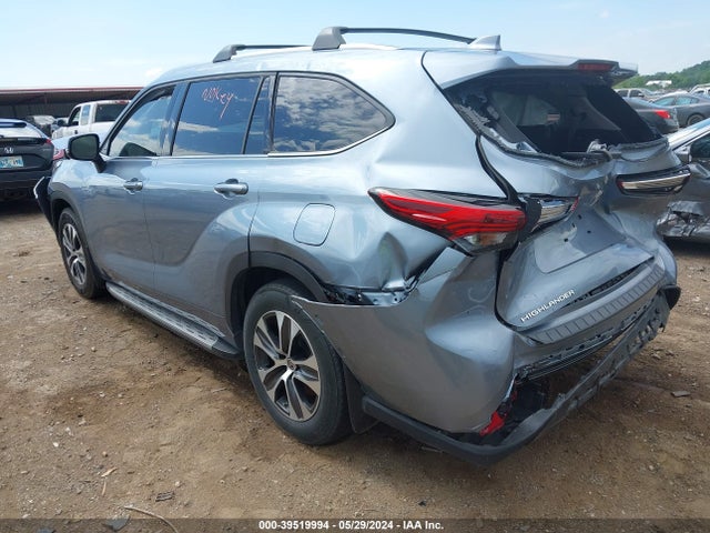 Toyota Highlander Xle 2021 5TDGZRAH7MS083913 Image 3