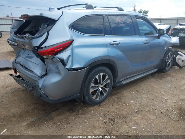 Toyota Highlander Xle 2021 5TDGZRAH7MS083913 Image 4