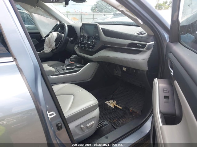 Toyota Highlander Xle 2021 5TDGZRAH7MS083913 Image 5