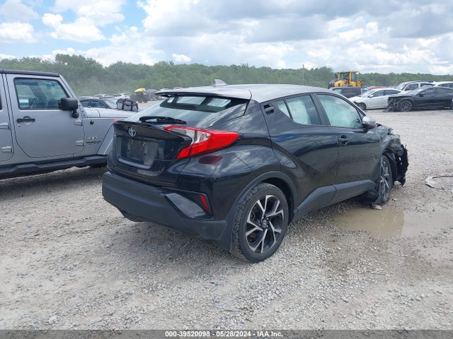 Toyota C-HR XLE 2020 NMTKHMBX8LR116551 Image 4