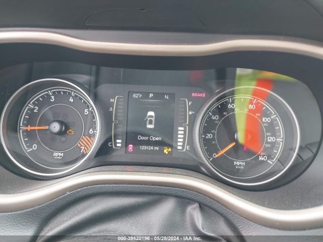 1C4PJMCB7FW749304 Jeep Cherokee Latitude