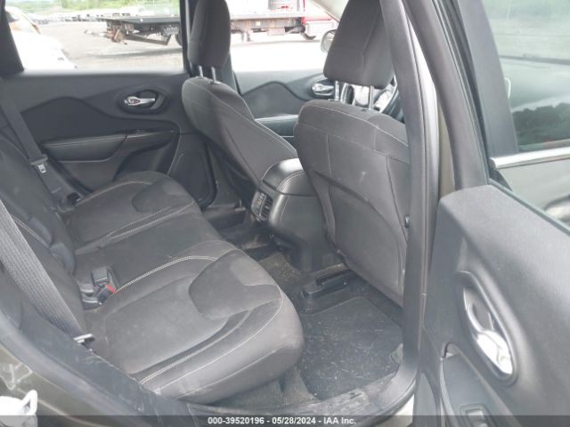 1C4PJMCB7FW749304 Jeep Cherokee Latitude