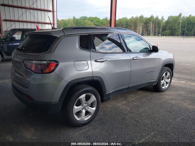 3C4NJDBB7KT847354 Jeep Compass Latitude 4x4