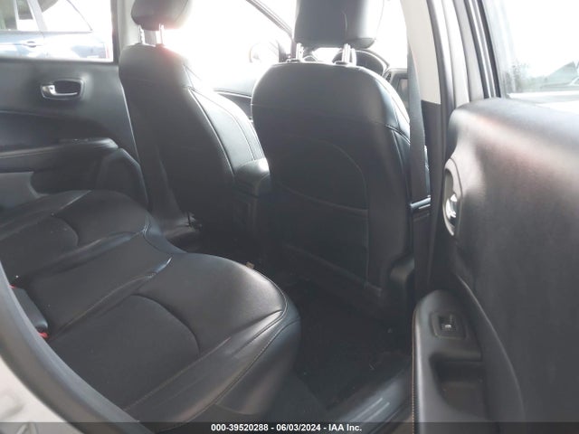 3C4NJDBB7KT847354 Jeep Compass Latitude 4x4