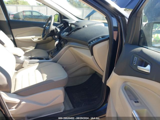 1FMCU9GX7GUC67501 Ford ESCAPE SE