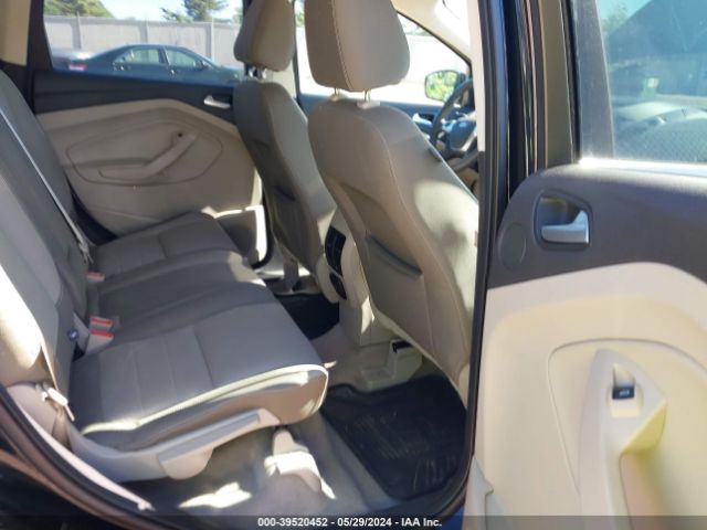 1FMCU9GX7GUC67501 Ford ESCAPE SE
