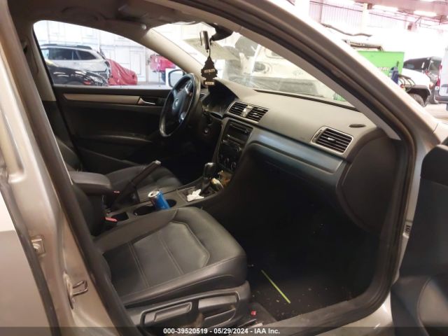 1VWAT7A35EC084851 Volkswagen Passat 1.8t Wolfsburg Edition