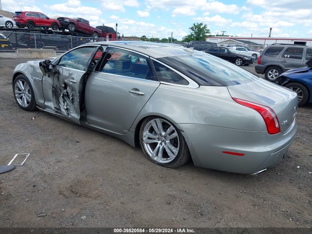 2013 JAGUAR XJ SAJWJ2GD1D8V57052 Photo 2