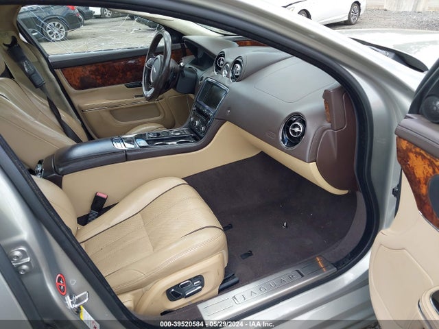 2013 JAGUAR XJ SAJWJ2GD1D8V57052 Photo 4