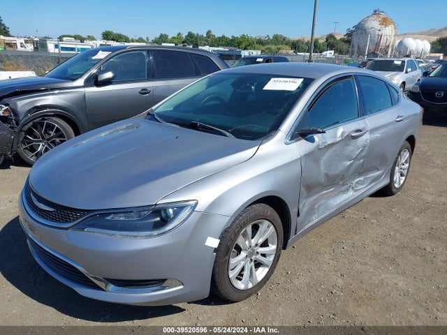Chrysler 200 Limited 2015 1C3CCCAB6FN688818 Image 2