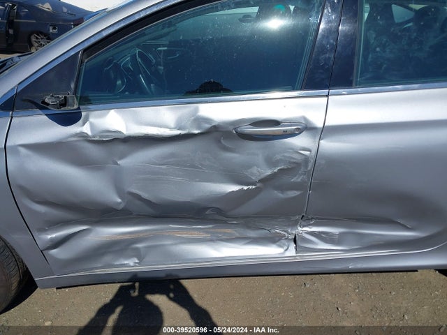 Chrysler 200 Limited 2015 1C3CCCAB6FN688818 Image 6