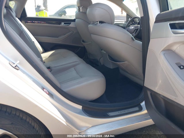 Hyundai Genesis 3.8 2015 KMHGN4JE7FU043474 Image 8