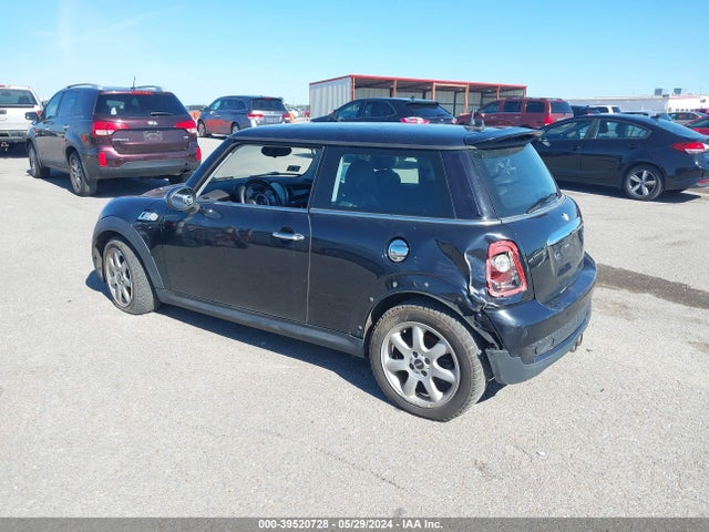 2008 MINI COOPER S WMWMF73518TT89108 Photo 2