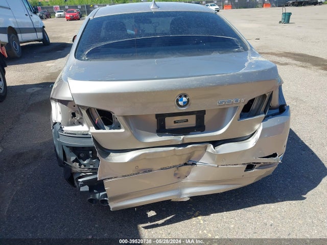 WBA5A5C52ED503596 BMW 528I