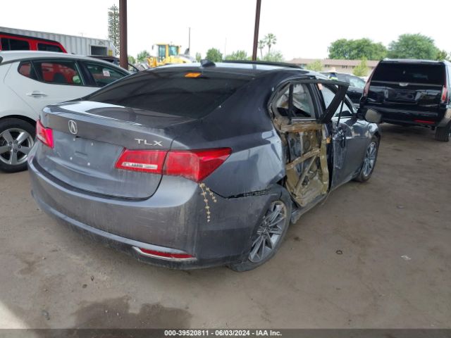 19UUB1F33JA005810 Acura TLX