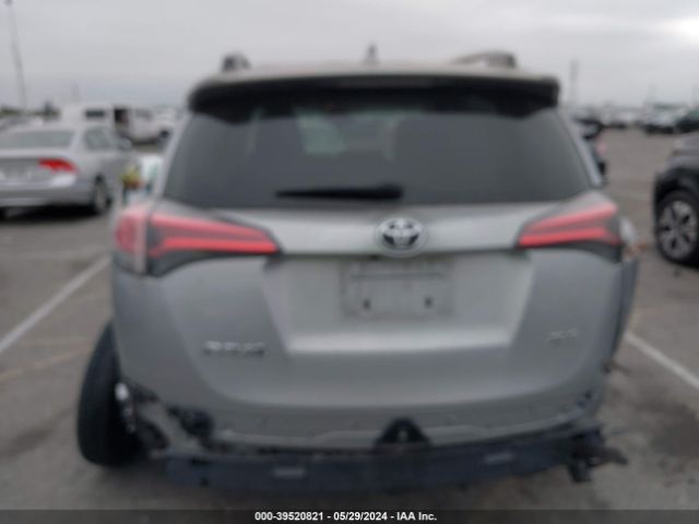 2T3WFREVXJW438135 Toyota Rav4 Xle