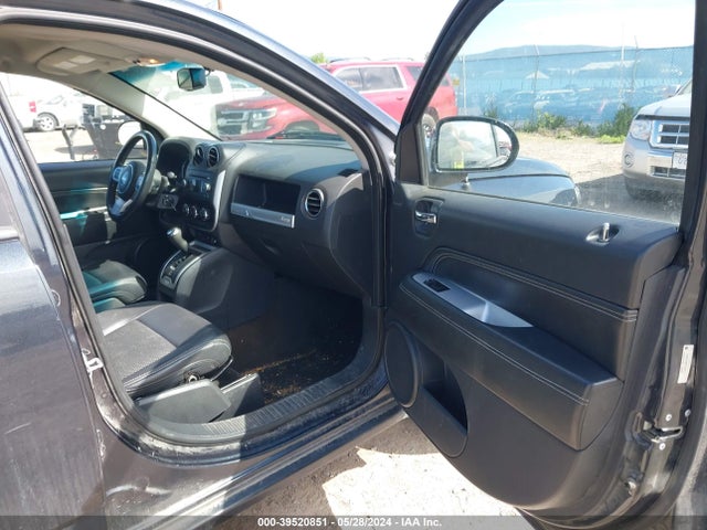 1C4NJDEB0FD245113 Jeep Compass Latitude
