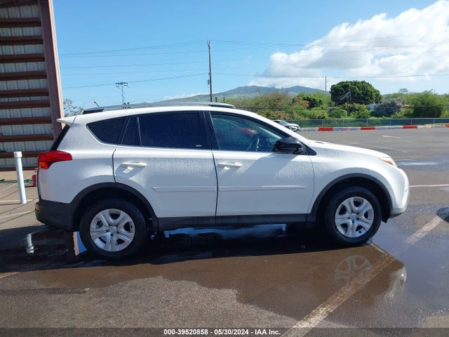 Toyota RAV4 LE 2015 JTMZFREV8FJ058584 Image 13