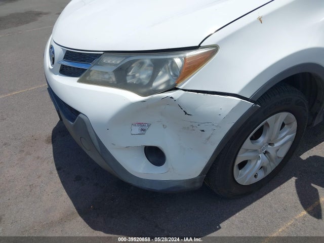 Toyota RAV4 LE 2015 JTMZFREV8FJ058584 Image 17