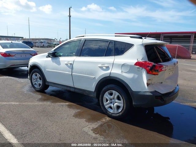 Toyota RAV4 LE 2015 JTMZFREV8FJ058584 Image 3