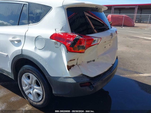 Toyota RAV4 LE 2015 JTMZFREV8FJ058584 Image 6
