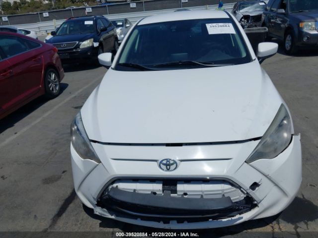 3MYDLBYVXKY523735 Toyota YARIS LE