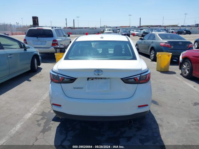 3MYDLBYVXKY523735 Toyota YARIS LE