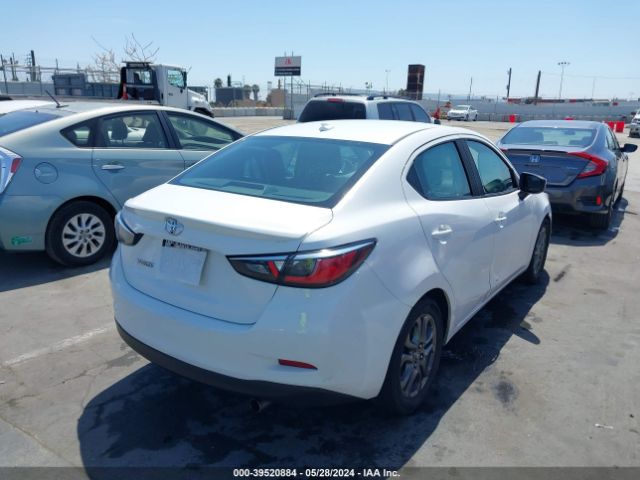 3MYDLBYVXKY523735 Toyota YARIS LE