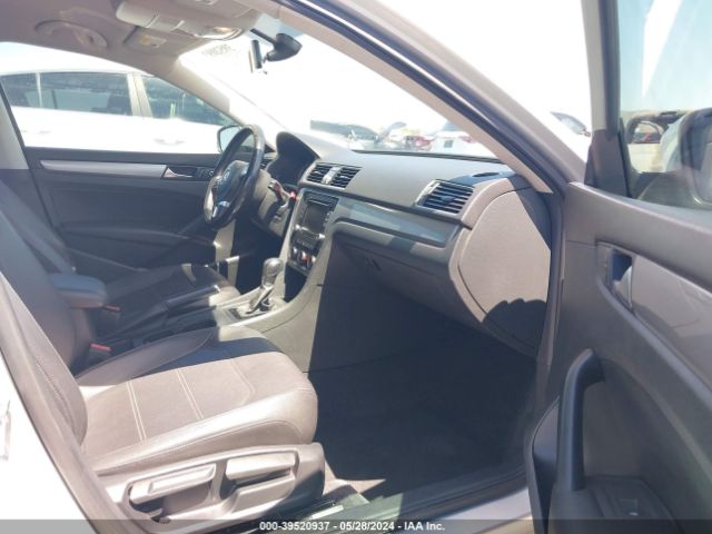 1VWAT7A37FC104891 Volkswagen Passat 1.8t Limited Edition
