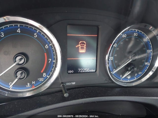 Toyota COROLLA LE 2018 5YFBURHE1JP738138 Image 16