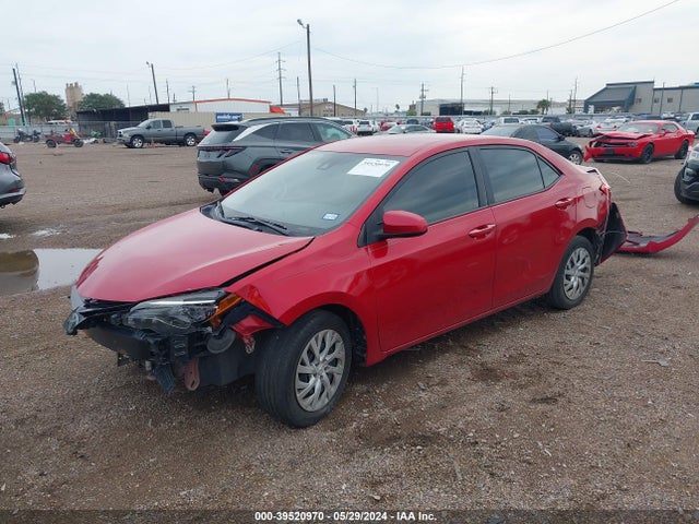 Toyota COROLLA LE 2018 5YFBURHE1JP738138 Image 2