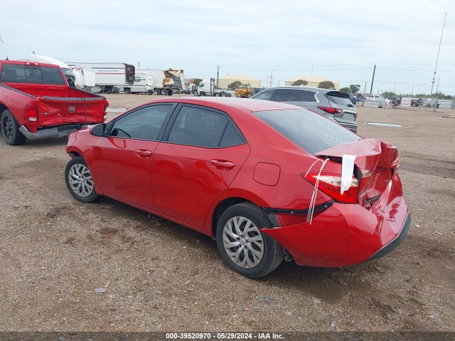 Toyota COROLLA LE 2018 5YFBURHE1JP738138 Image 3