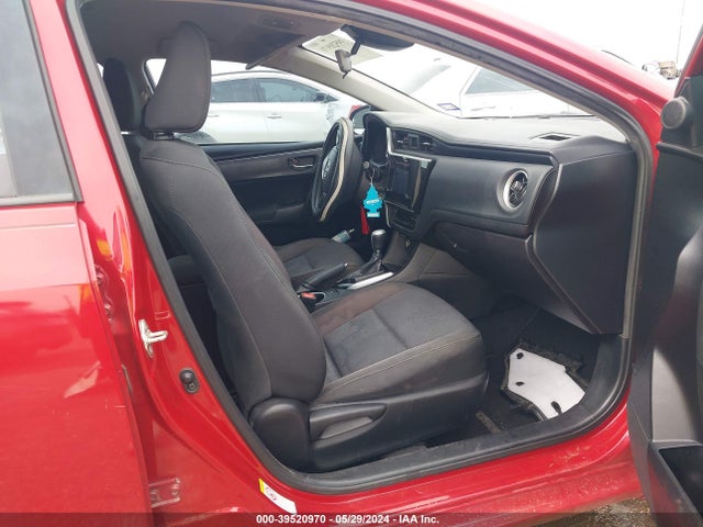 Toyota COROLLA LE 2018 5YFBURHE1JP738138 Image 5
