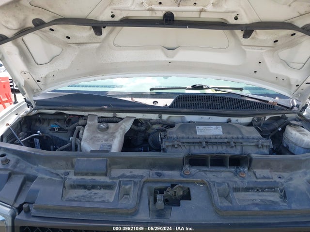 Chevrolet Express 2500 Work Van 2018 1GCWGAFP4J1344250 Image 10