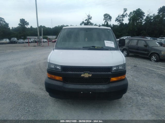 Chevrolet Express 2500 Work Van 2018 1GCWGAFP4J1344250 Image 12