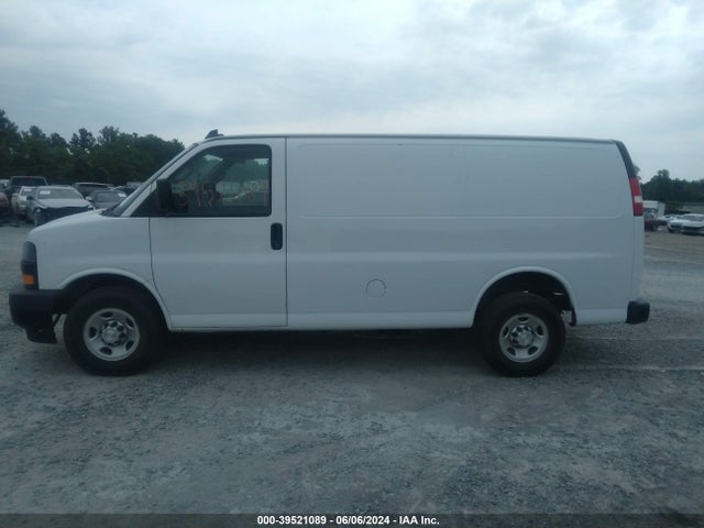 Chevrolet Express 2500 Work Van 2018 1GCWGAFP4J1344250 Image 14
